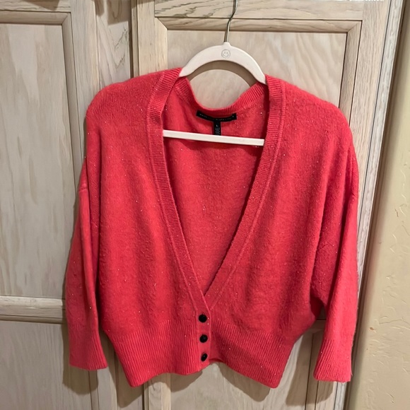 🌺 WHBM Deep V-Neck Button Cardigan - Picture 4 of 8